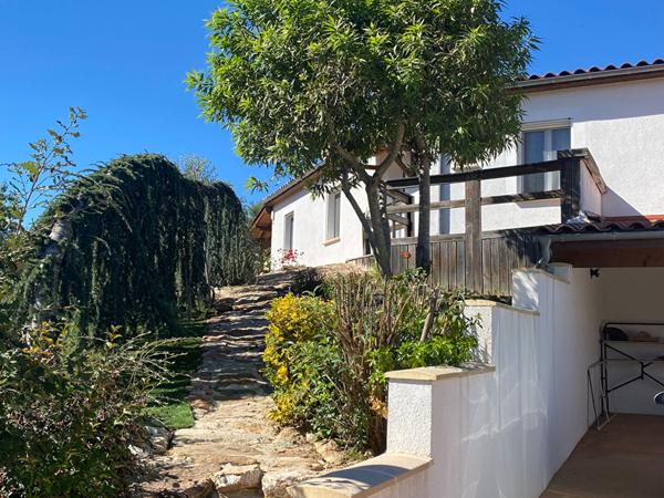 LAGUEPIE, maison de type 5 de 131 m²