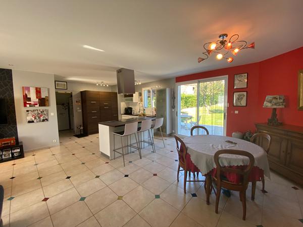 LAGUEPIE, maison de type 5 de 131 m²