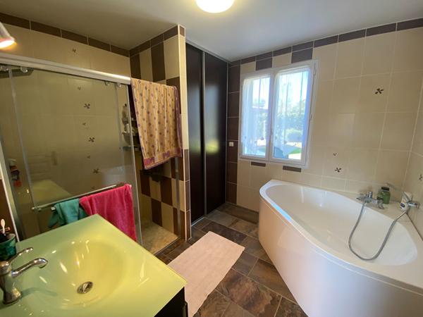 LAGUEPIE, maison de type 5 de 131 m²