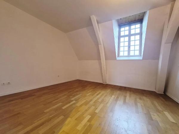 Appartement à vendre 4 pièces 120m² Aire-sur-la-Lys (62120)