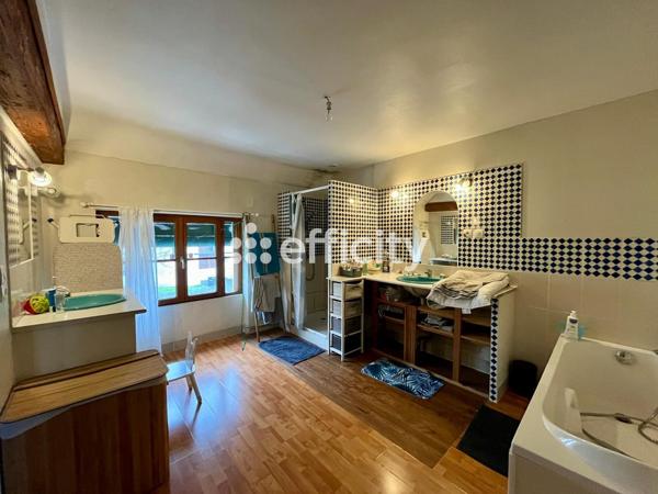 Maison
         5 pièces
        - 155 m² 158 000 € *