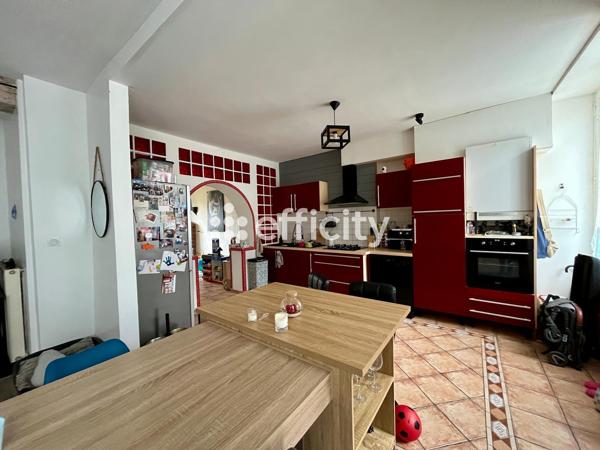 Maison
         5 pièces
        - 155 m² 158 000 € *