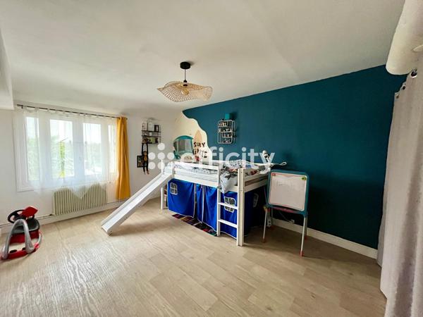 Maison
         5 pièces
        - 155 m² 158 000 € *