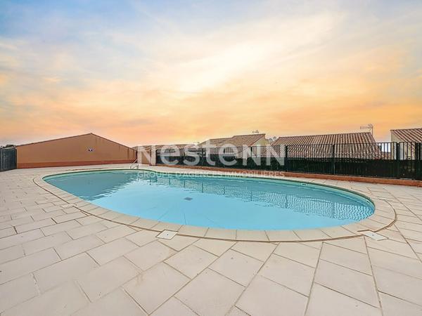 Charmante villa 2 pièces de 34.55 m² (30.55 m² loi carrez) + mezzanine, terrasse de 23 m² et place de parking privative dans résidence avec piscine Fleury Saint-Pierre-la-Mer