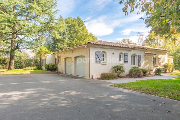 Vente Maison225 m² - 8 Pièces - AIZENAY (85190)