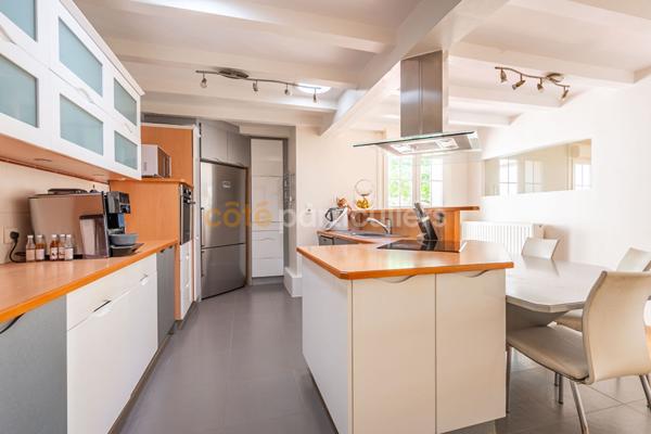 Vente Maison225 m² - 8 Pièces - AIZENAY (85190)