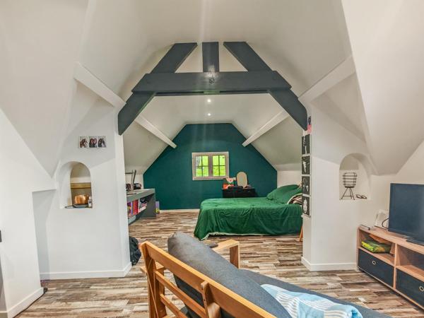 Maison familiale 5 chambres, piscine, garage 80m².