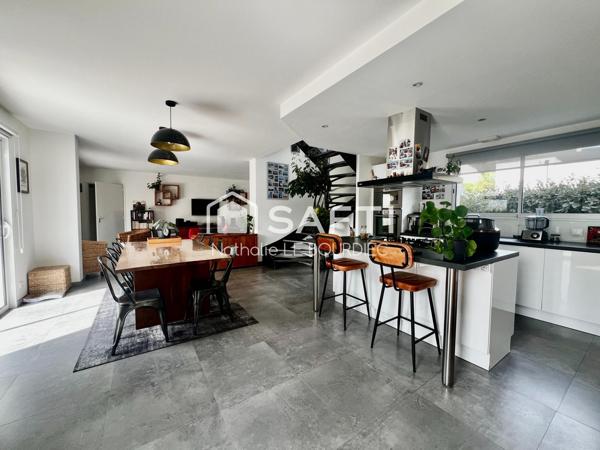 MAISON CONTEMPORAINE BOURG TREILLIERES-3CH-GARAGE-JARDIN