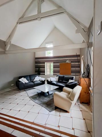 Propriété à SAINT VALLIER de 180 m2 avec terrain de 1728 m2 et piscine.