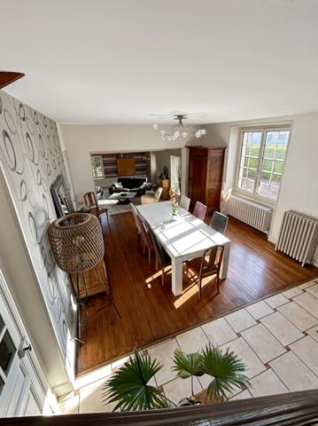 Propriété à SAINT VALLIER de 180 m2 avec terrain de 1728 m2 et piscine.