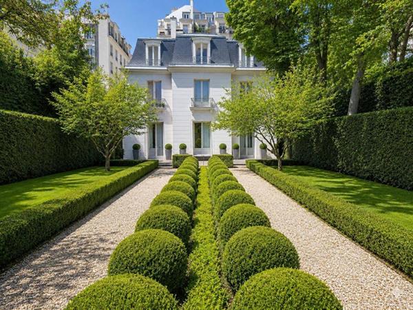 UNE PROPRIÉTÉ D'EXCEPTION À L'ABRI DES REGARDS PARIS XVI