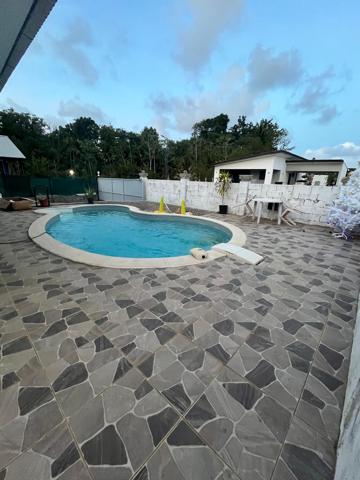 Villa T3 avec Studio T1 attenant et piscine Superficie 115 m2 secteur Soula