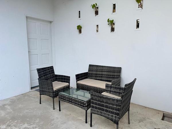 Villa T3 avec Studio T1 attenant et piscine Superficie 115 m2 secteur Soula