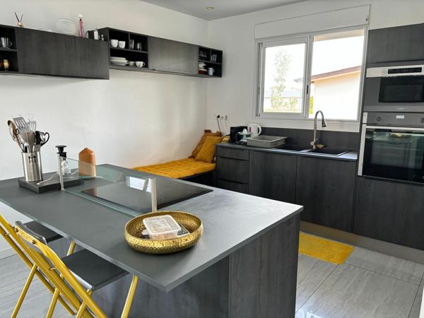 Villa T3 avec Studio T1 attenant et piscine Superficie 115 m2 secteur Soula