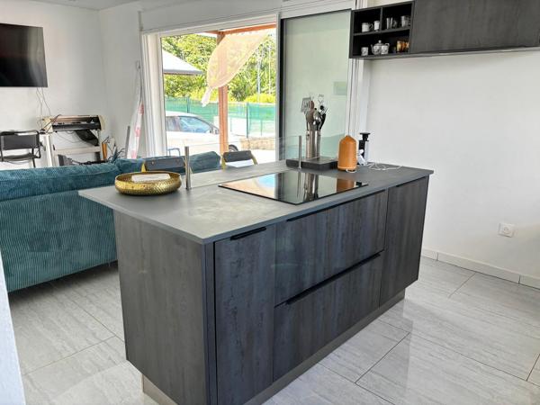 Villa T3 avec Studio T1 attenant et piscine Superficie 115 m2 secteur Soula