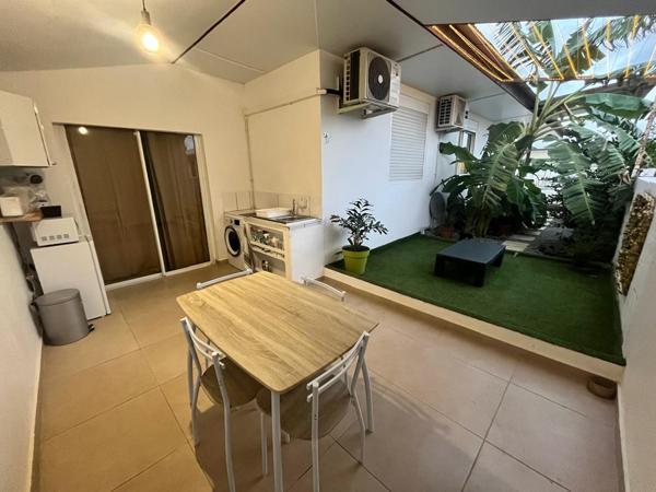 Villa T3 avec Studio T1 attenant et piscine Superficie 115 m2 secteur Soula