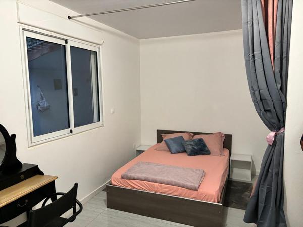 Villa T3 avec Studio T1 attenant et piscine Superficie 115 m2 secteur Soula