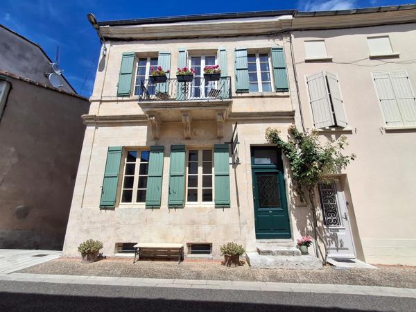 Grande maison de village avec vue panoramique