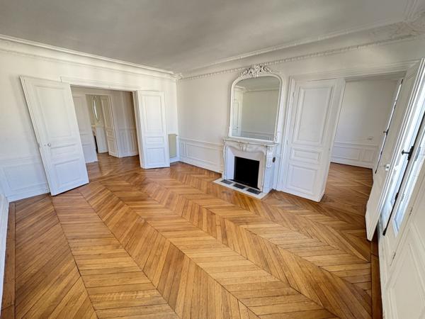 Appartement · Location Paris (75001) 4 pièces · 111m²