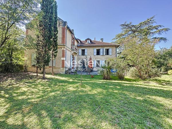 Demeure d'exception Auch 9 pièces 360 m2