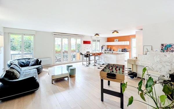 Appartement à vendre    5 pièces •  Paris 14