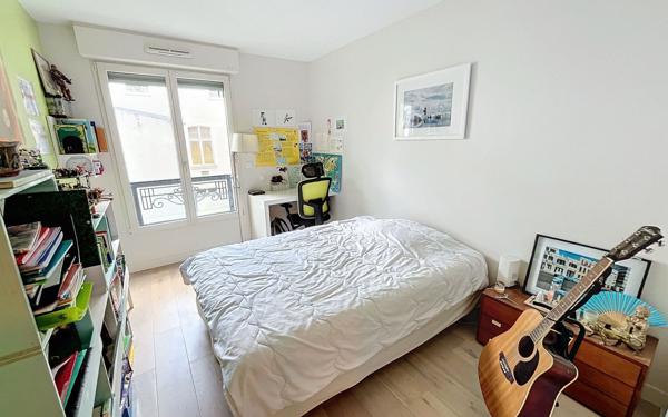 Appartement à vendre    5 pièces •  Paris 14