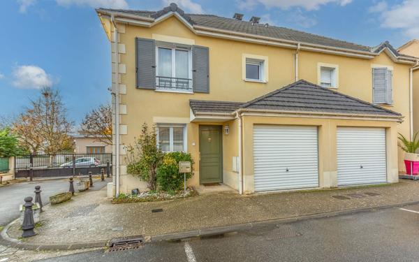 Maison à louer    5 pièces • 85,35 m2 Crosne