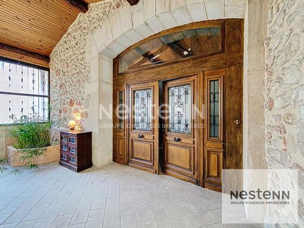A vendre maison en pierre de 225 m² avec 7 chambres sur terrain arboré de 530 m² à Montpellier
