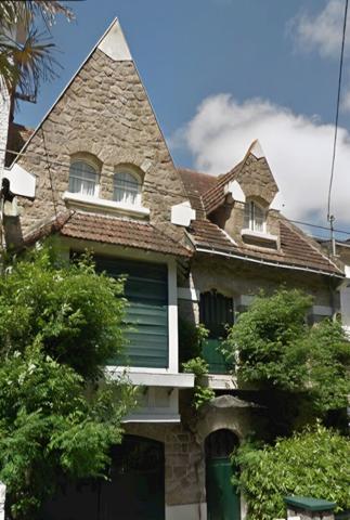 Bois, centre-ville et plage.