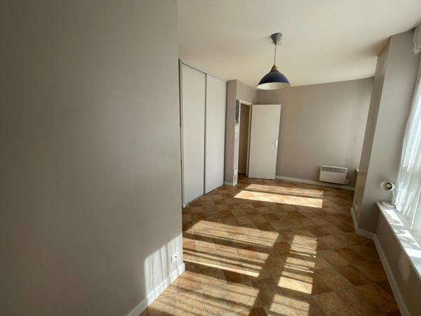 A LOUER BREST QUATRE MOULINS STUDIO 17.37 m2