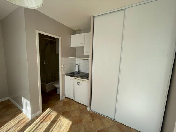 A LOUER BREST QUATRE MOULINS STUDIO 17.37 m2