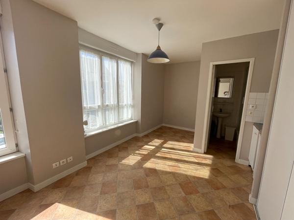 A LOUER BREST QUATRE MOULINS STUDIO 17.37 m2