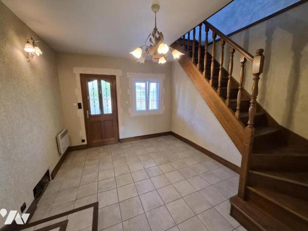 BELLE MAISON  PLAIN-PIED T10 AVEC PISCINE, GARAGES ET JARDIN CLOS