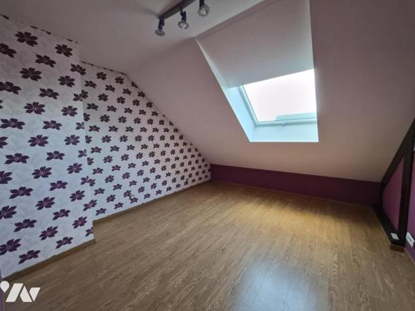 BELLE MAISON  PLAIN-PIED T10 AVEC PISCINE, GARAGES ET JARDIN CLOS