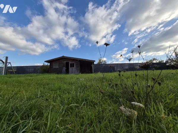 BELLE MAISON  PLAIN-PIED T10 AVEC PISCINE, GARAGES ET JARDIN CLOS