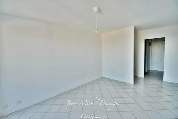 Appartement à Vendre 1 pièce SAINT GAUDENS (31), Parking privatif aérien