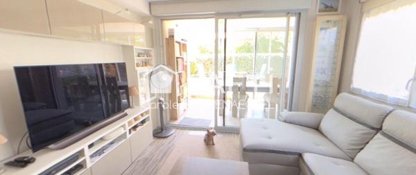 Rare sur le marché : Appartement T3 avec un véritable jardin, une terrasse idéale pour recevoir et une véranda pour profiter de chaque instant.