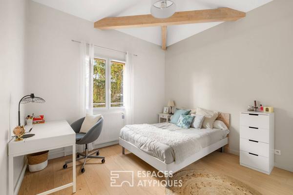 Maison familiale avec piscine proche du centre village