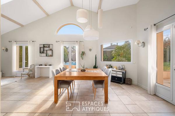 Maison familiale avec piscine proche du centre village