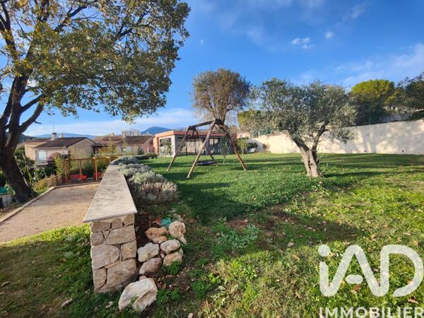 Location maison 5 pièces 285 m² Villeneuve-Loubet