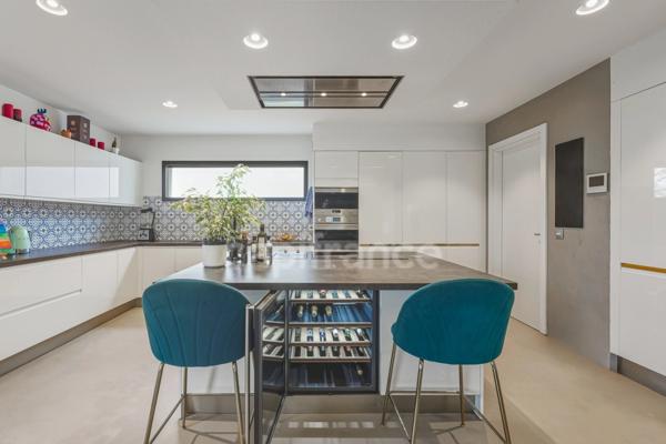 Maison à vendre 7 pièces CROZET (01)