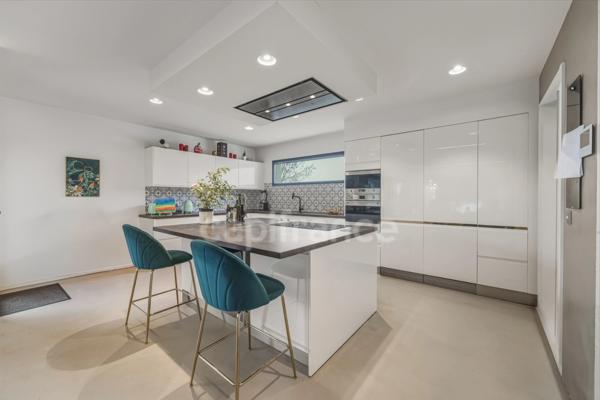 Maison à vendre 7 pièces CROZET (01)