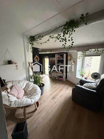 MAISON DE VILLAGE 112 M² AVEC COUR DE 20 M² ET TERRASSE DE 13 M² + ANNEXE