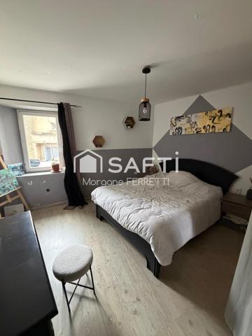 MAISON DE VILLAGE 112 M² AVEC COUR DE 20 M² ET TERRASSE DE 13 M² + ANNEXE