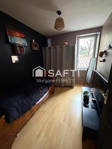 MAISON DE VILLAGE 112 M² AVEC COUR DE 20 M² ET TERRASSE DE 13 M² + ANNEXE