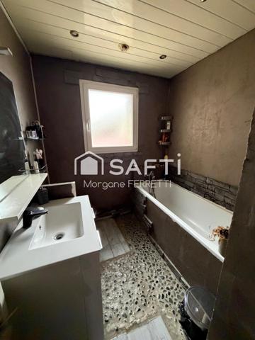 MAISON DE VILLAGE 112 M² AVEC COUR DE 20 M² ET TERRASSE DE 13 M² + ANNEXE