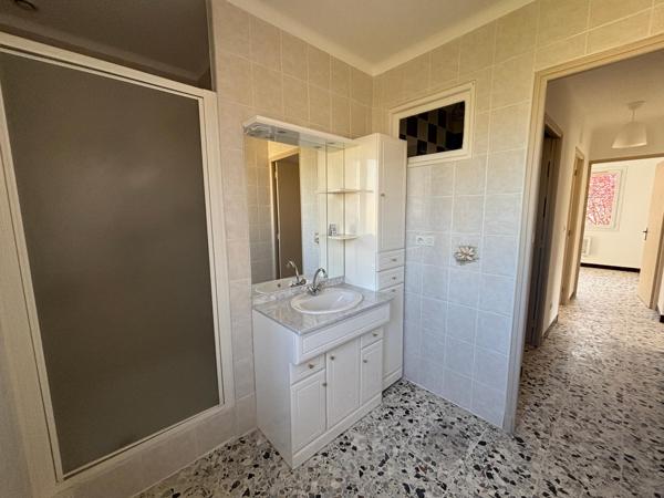 Maison de ville avec jardin, terrasse et garage