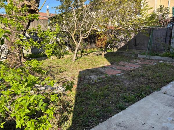 Maison de ville avec jardin, terrasse et garage