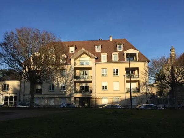 Appartement à louer 2 pièces 56.76m² Alençon (61000)