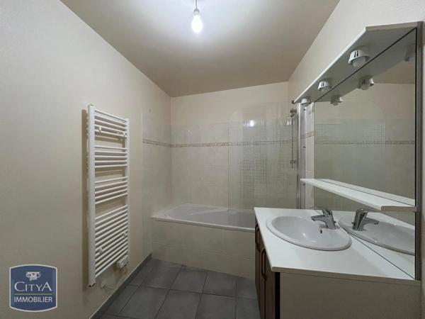 Appartement à louer 2 pièces 56.76m² Alençon (61000)